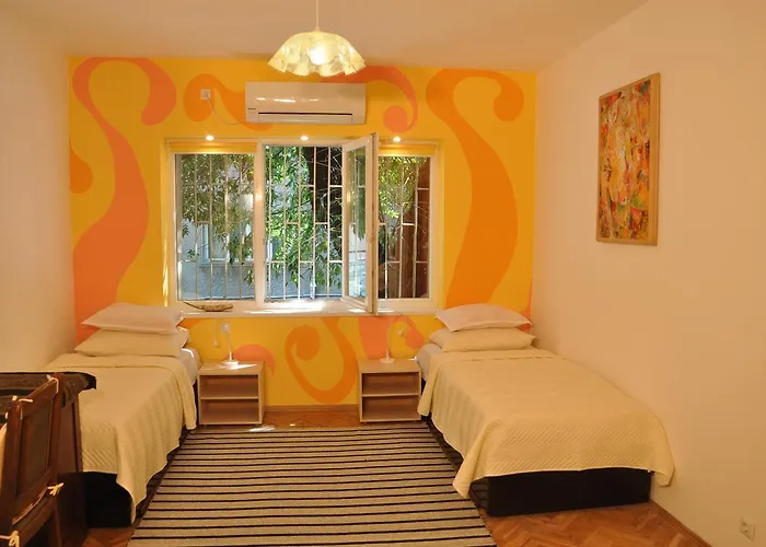 Arlequin Apartment Warna